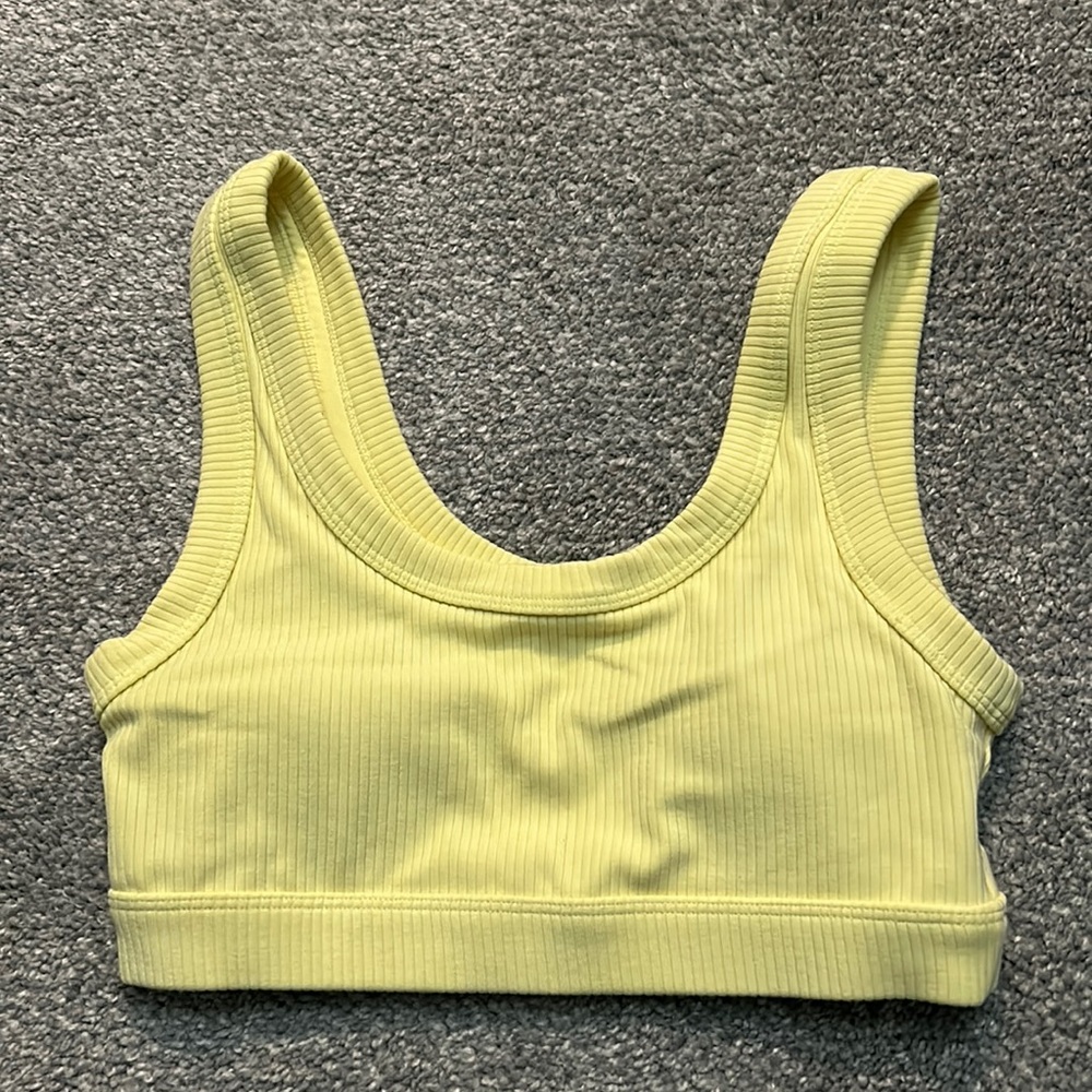Alo Yoga Wellness Bra buttercup